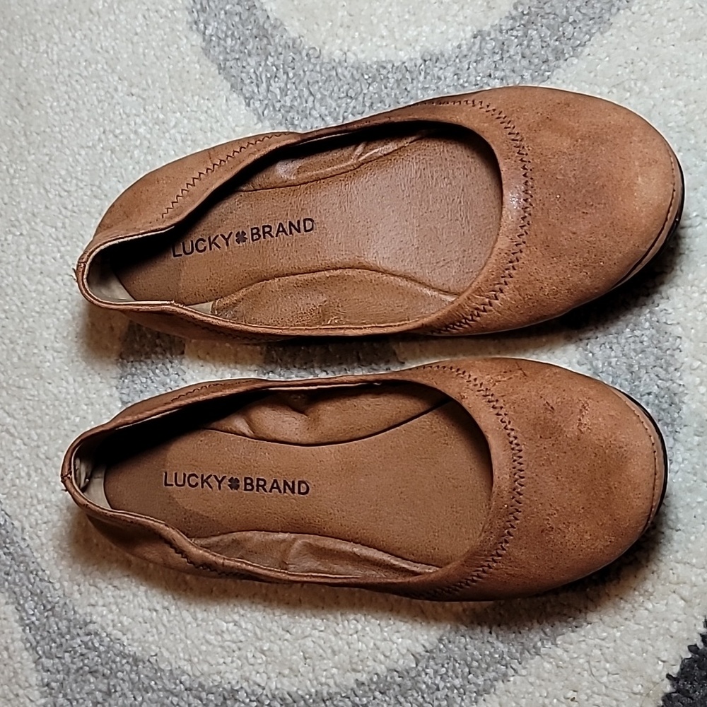 Lucky Brand leather flats 7.5M camel brown elastic edge Emmie minimalist